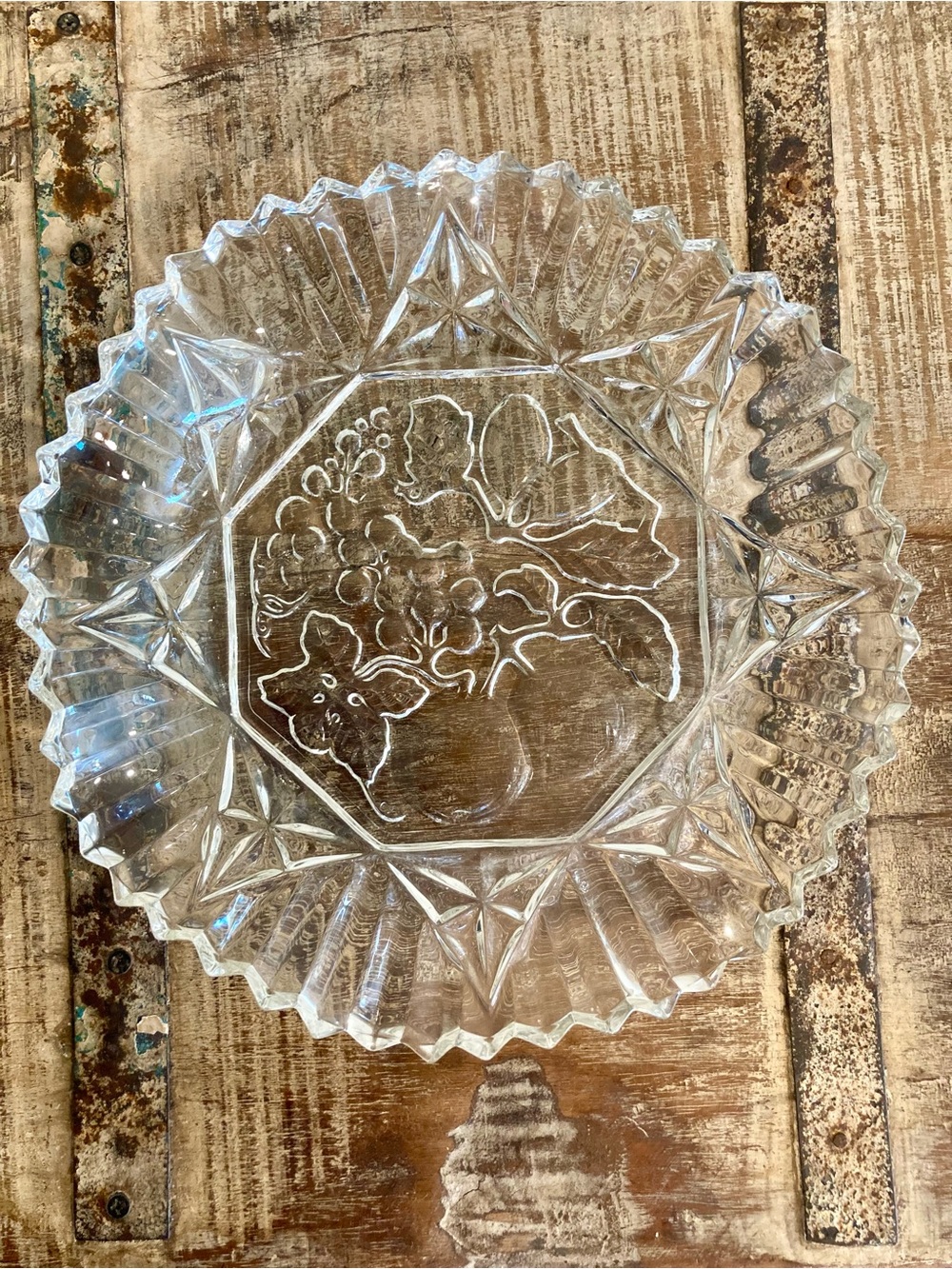 Vintage Pressed Glass Fruit Design Ruffle Edge 11” Bowl Federal Glass Pioneer